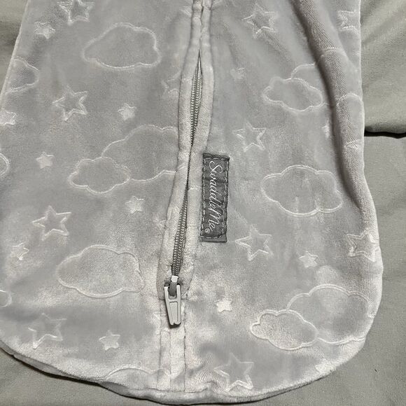 Swaddle Me Newborn NB Swaddling Sleep Sack Full Zip Soft Gray Stars & Clouds - Picture 2 of 8